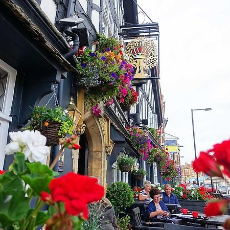 The Royal Oak Hotel Ившам Екстериор снимка