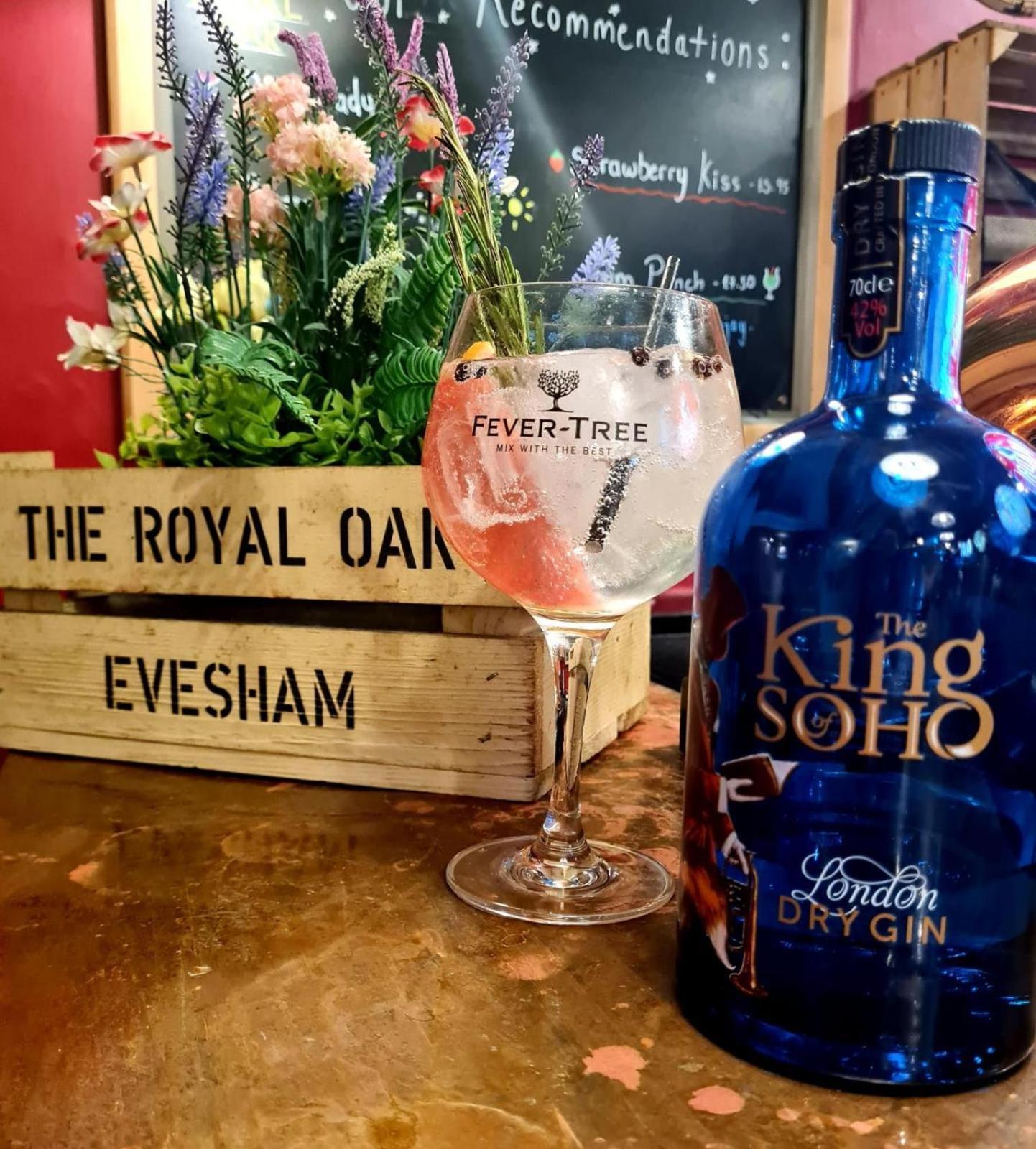 The Royal Oak Hotel Ившам Екстериор снимка